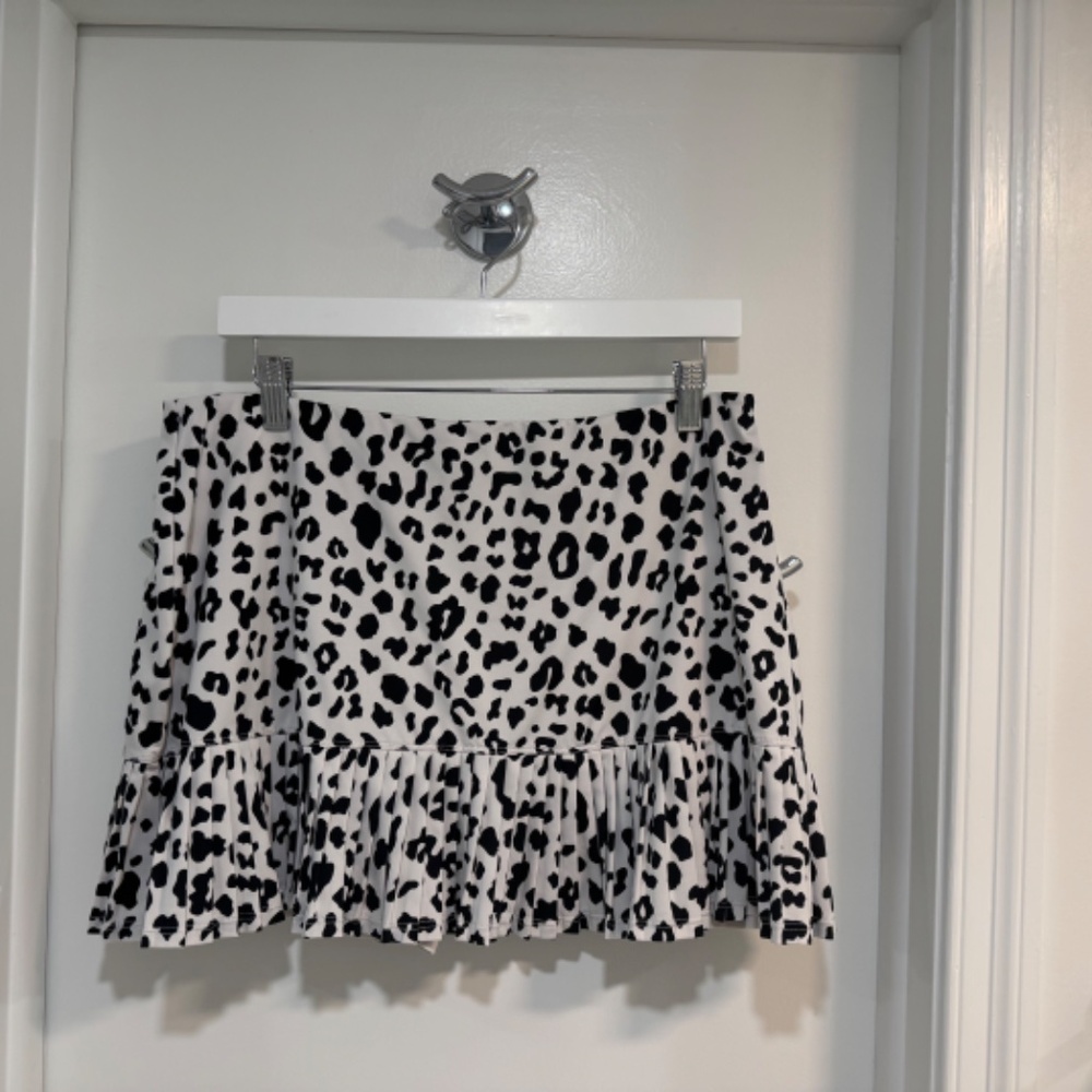 Tail Black and White Mini Tennis Skirt with Ruffled Hem - Picture 2 of 6